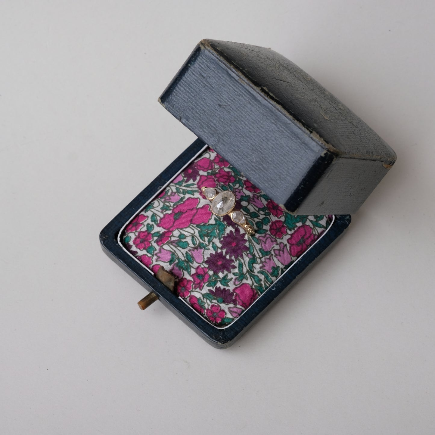 antique box.7
