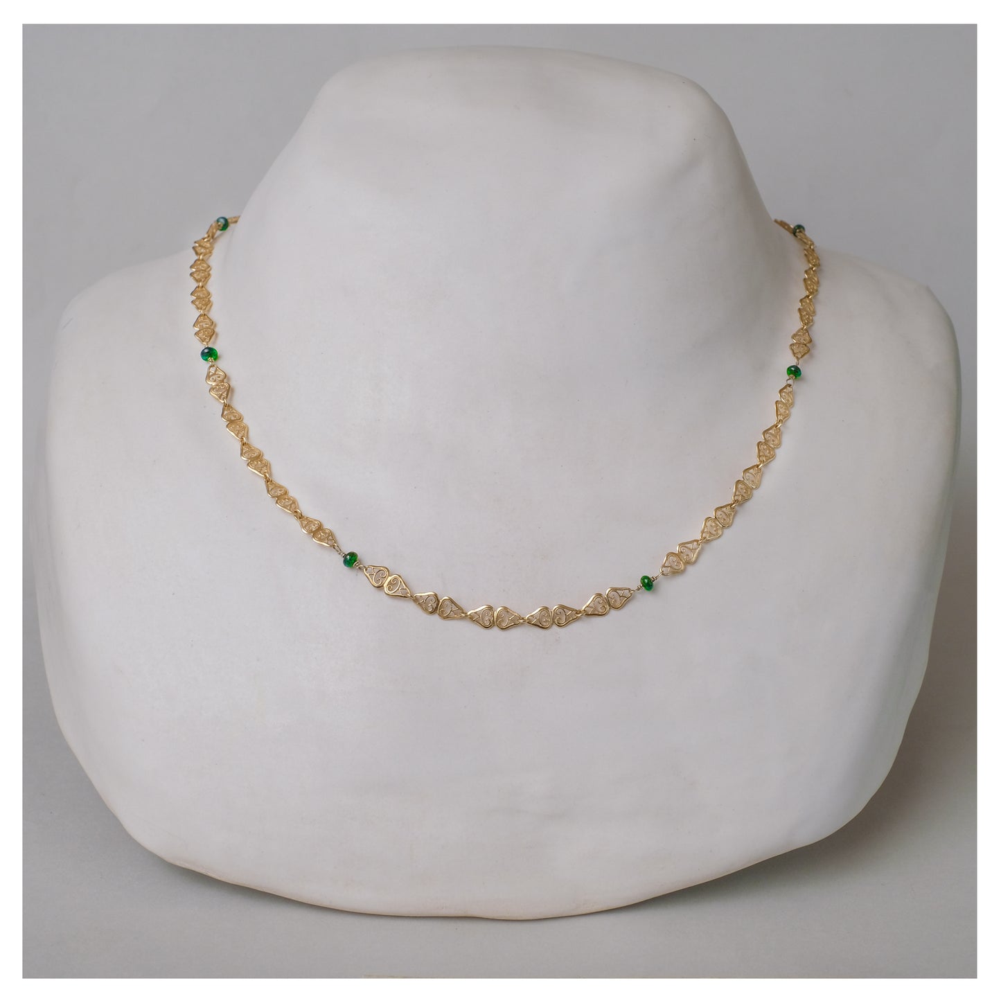 emerald filigree necklace