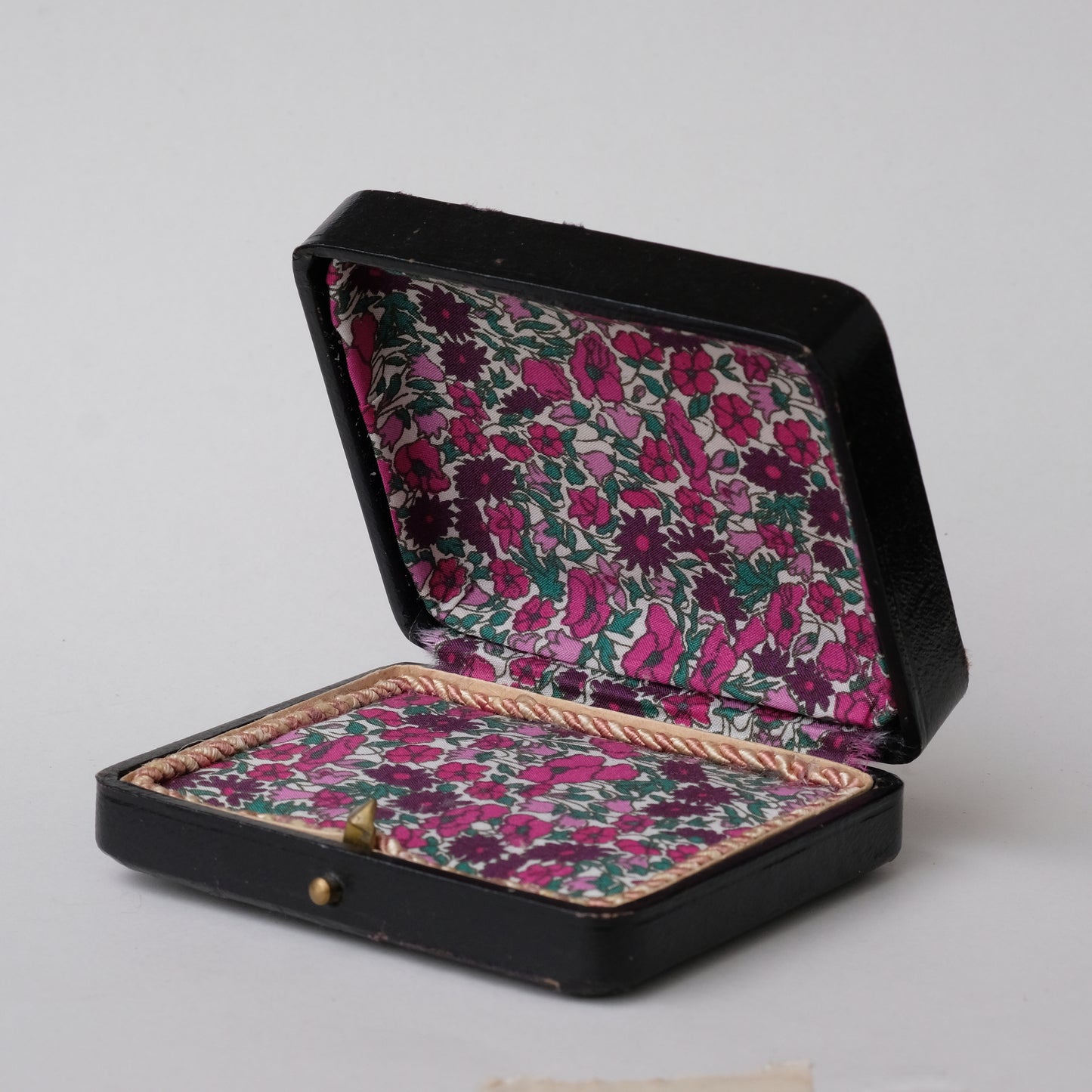 antique box.3