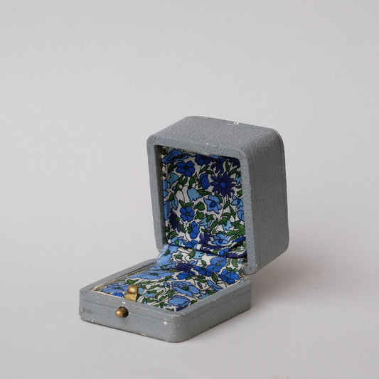 antique box.8